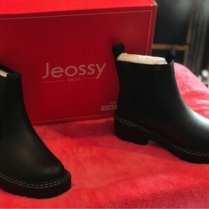 Jeossu women ankle boots. Pull-on booties